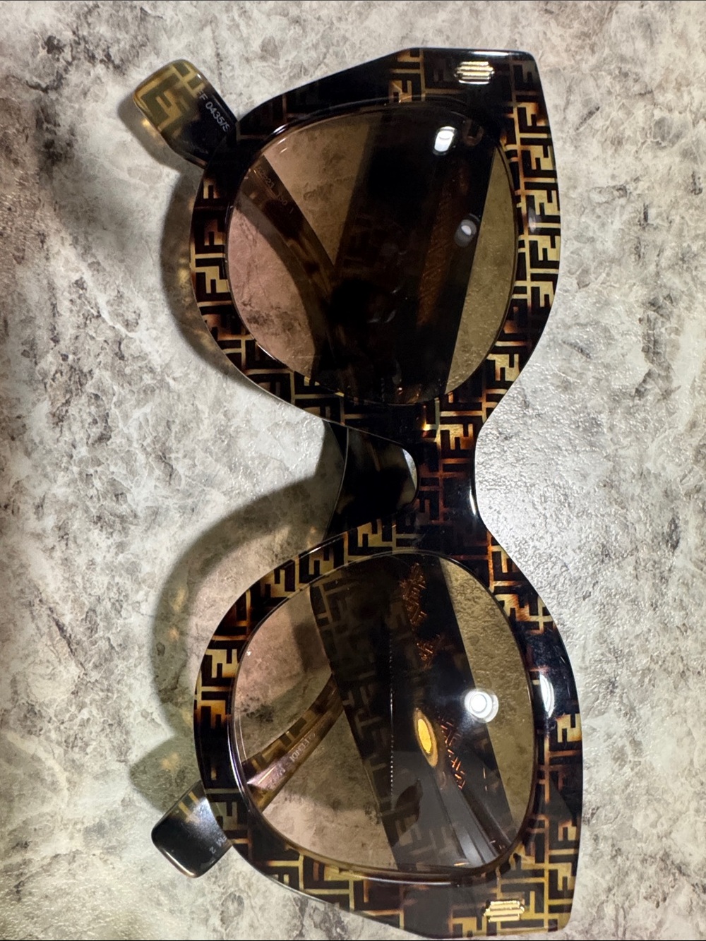 Fendi Tortoiseshell FF Logo Oversized Cat-Eye Sunglasses in Brown